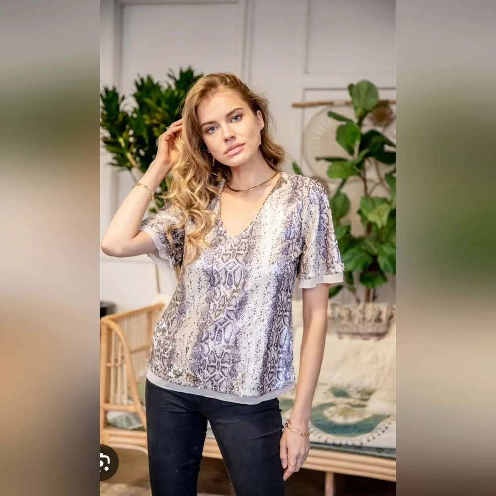 Maven West Shimmering Metallic Top Small - Picture 3 of 10